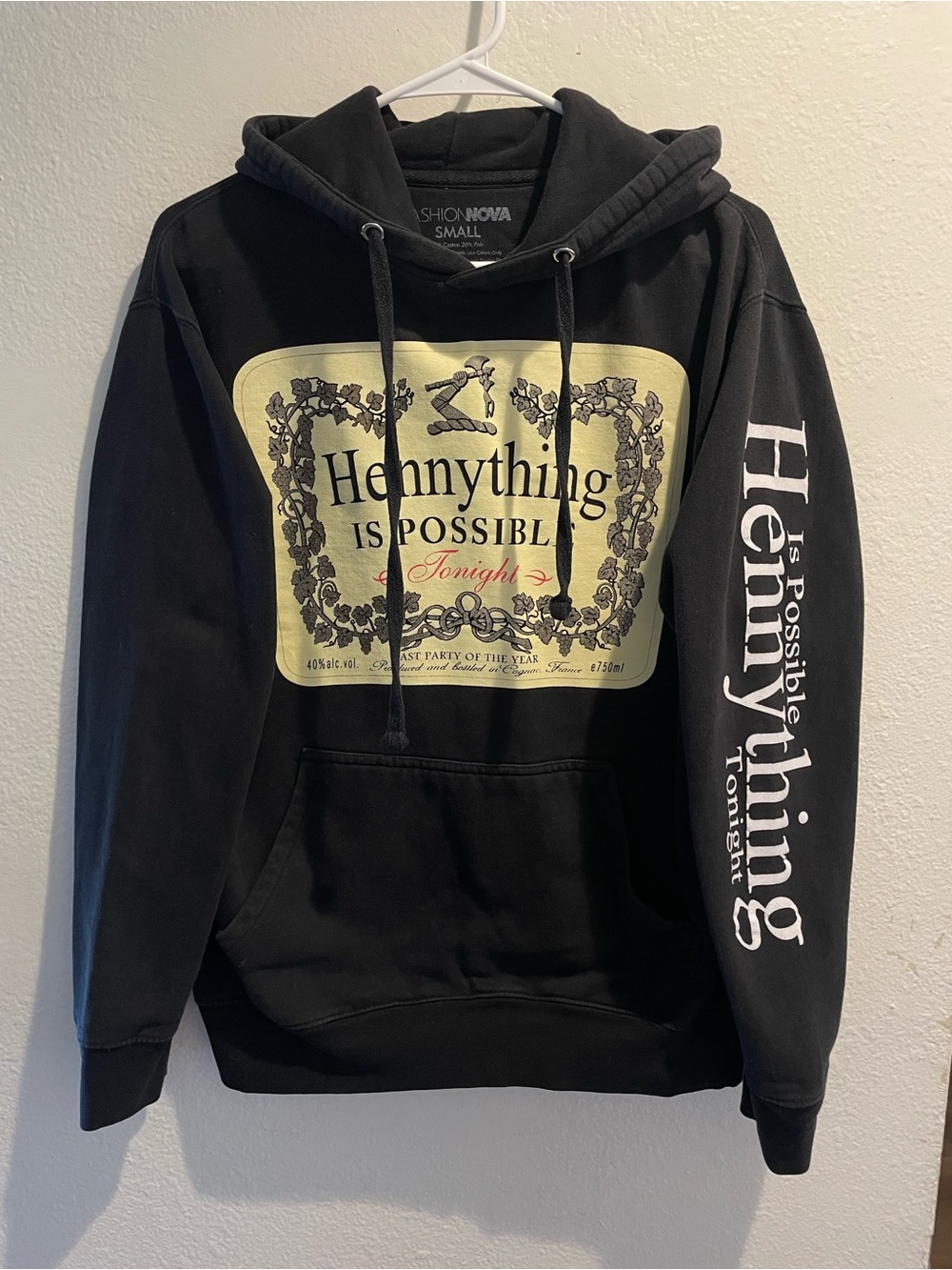 🥃 Fashion Nova Hennything Is Possible Graphic Hoodie Small 🍾